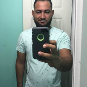 Meet your Posher, Maycol josue